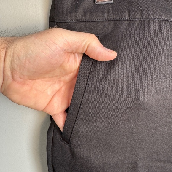 IZOD Golf Women's 6 Lightweight Performance Golf Pants Black Outdoor Active - Picture 3 of 14